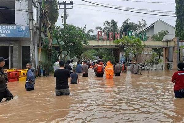 Banjir Rendam 5 Kecamatan Di Serang, Ratusan Warga Dievakuasi