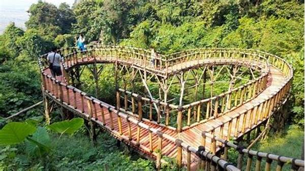Foto: Wisata Alam Gunung Pinang Ramai Dikunjungi