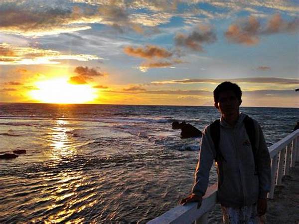 Foto: Sunset Indah Di Pantai Anyer Jadi Sorotan Wisatawan