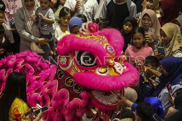 Video: Atraksi Barongsai Imlek Hiasi Pusat Kota Serang