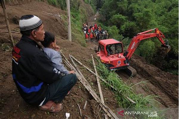 [video Bencana] Rekaman Longsor Di Lereng Gunung Karang Pandeglang Yang Tutup Akses Jalan Utama Serang!
