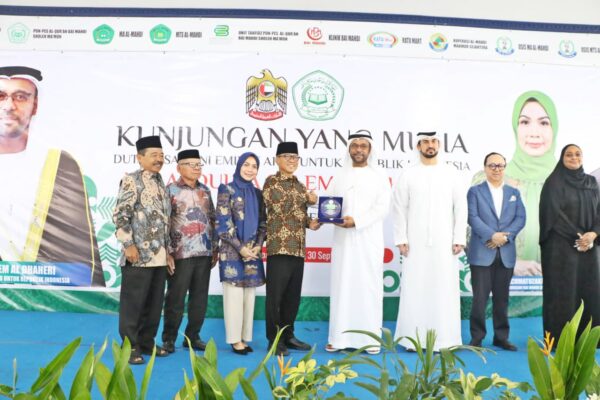 Kunjungan Duta Besar UEA Abdulla Salem ke Ponpes Bai Mahdi: Komitmen Majukan Pesantren dan Kerja Sama dengan Indonesia